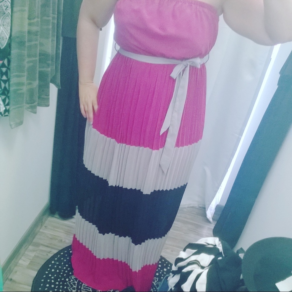 ✨NWT✨ YA LOS ANGELES Strapless Striped Maxi